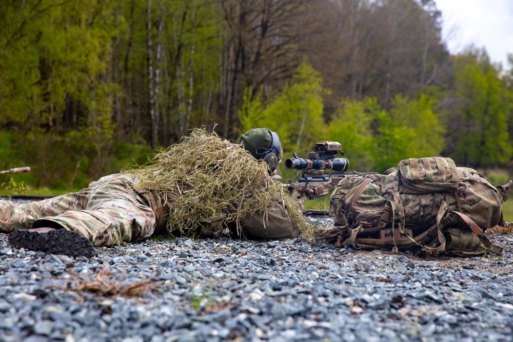 Royal Army Danish soldiers fire sniper rifles in GTA