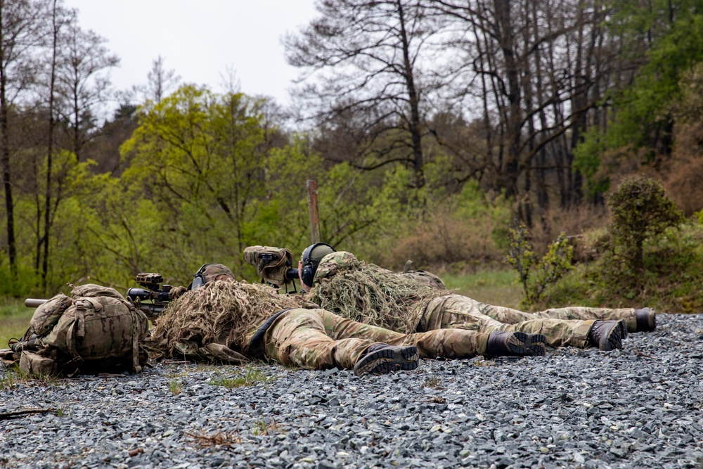 Royal Army Danish soldiers fire sniper rifles in GTA