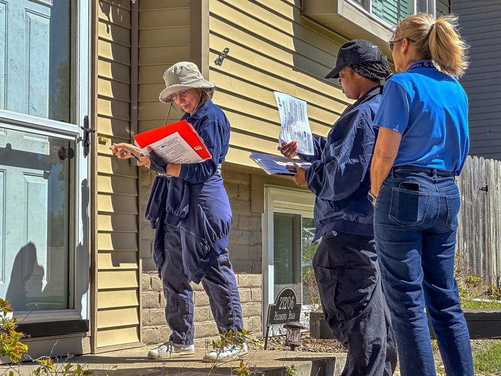 FEMA Deputy Region 7 Administrator is with Disaster Survivors Assistance Team