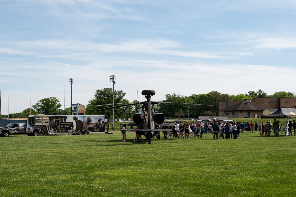 USAMMDA team showcases Army career opportunities at local high school