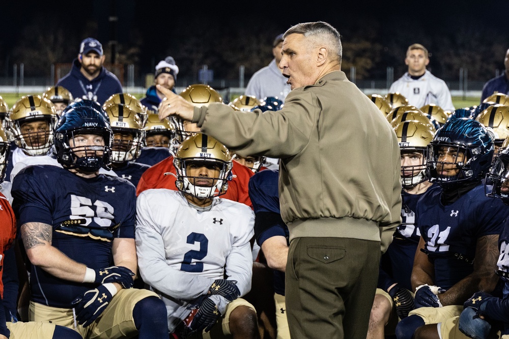 Gen. Mahoney Visits the Naval Academy