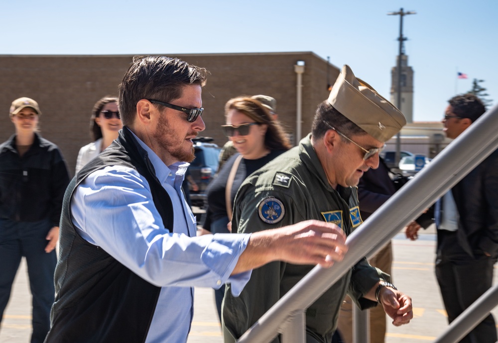 Assistant Secretary of Defense Visits USS Carl Vinson (CVN 70)