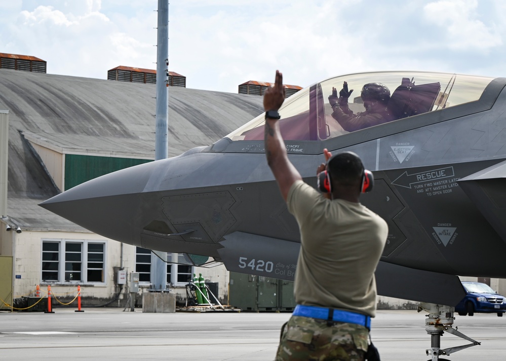 F-22 Taxis at Sentry Savannah 2024