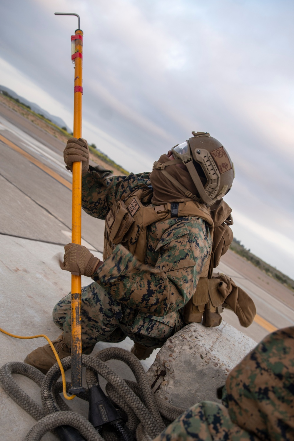 CLB-15, VMM-165 Conduct HST Training at Miramar LHD Pad