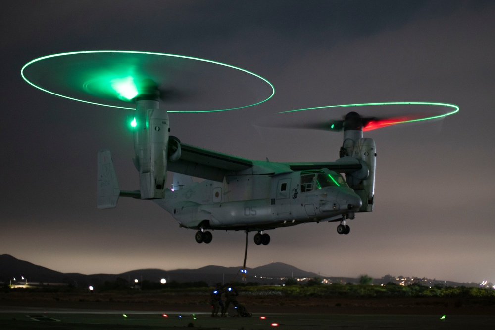 CLB-15, VMM-165 Conduct HST Training at Miramar LHD Pad