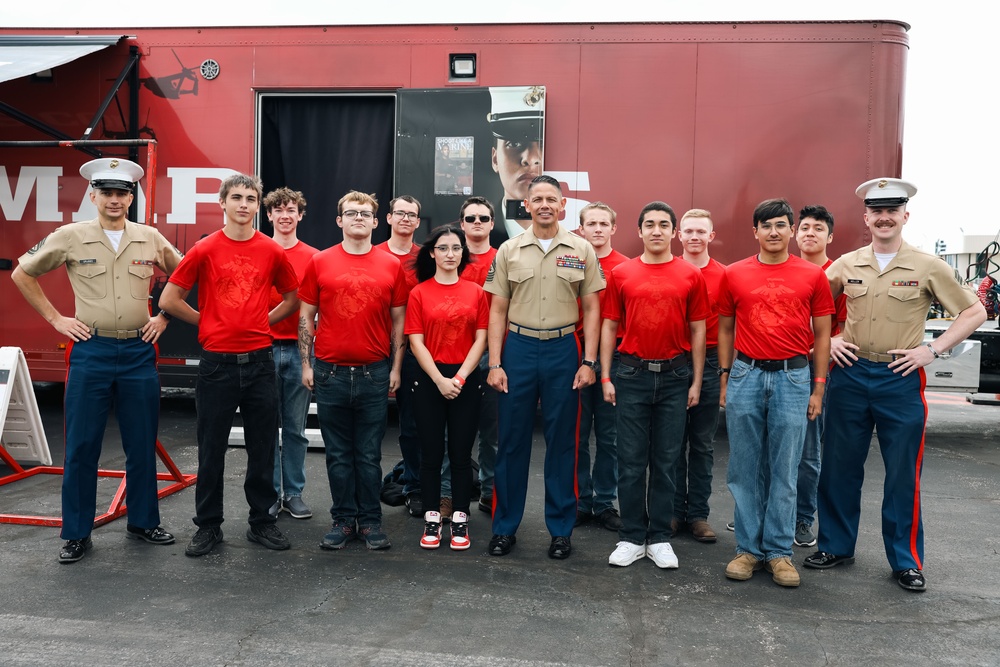 SERGEANT MAJOR OF THE MARINE CORPS VISITS KANSAS CITY