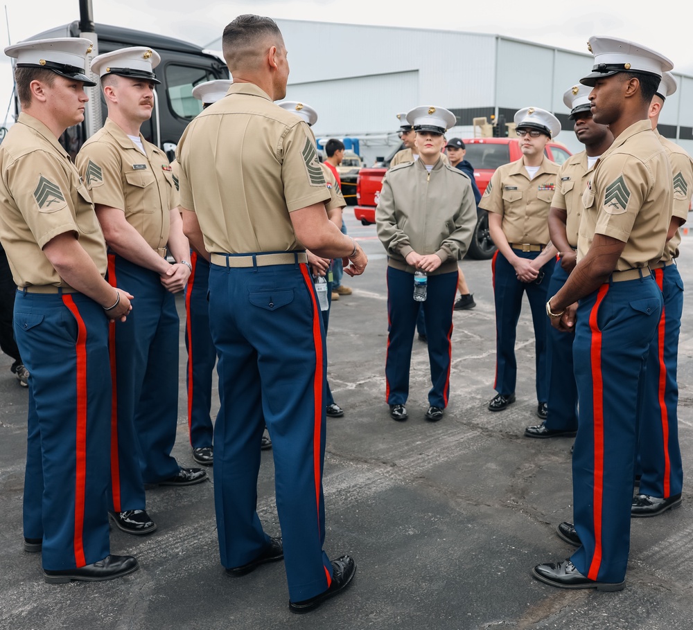 SERGEANT MAJOR OF THE MARINE CORPS VISITS KANSAS CITY