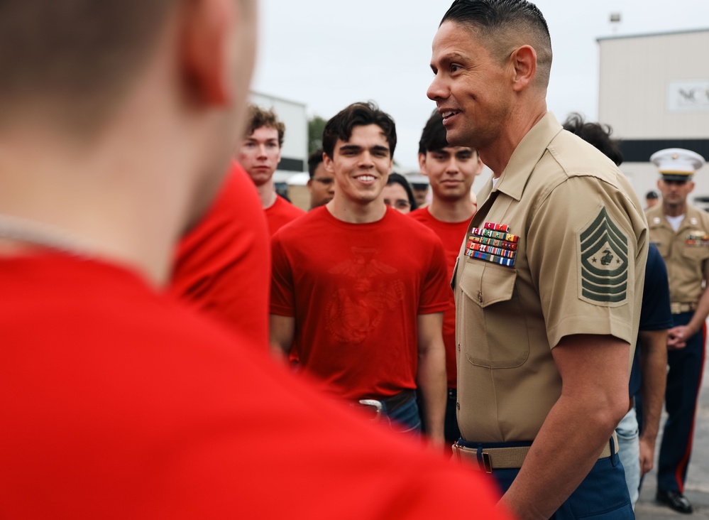 SERGEANT MAJOR OF THE MARINE CORPS VISITS KANSAS CITY