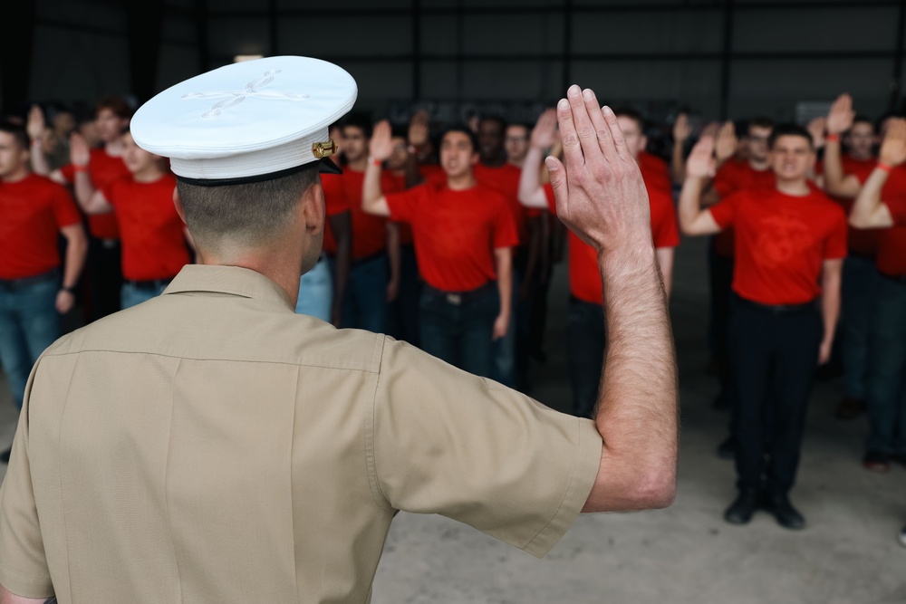 SERGEANT MAJOR OF THE MARINE CORPS VISITS KANSAS CITY