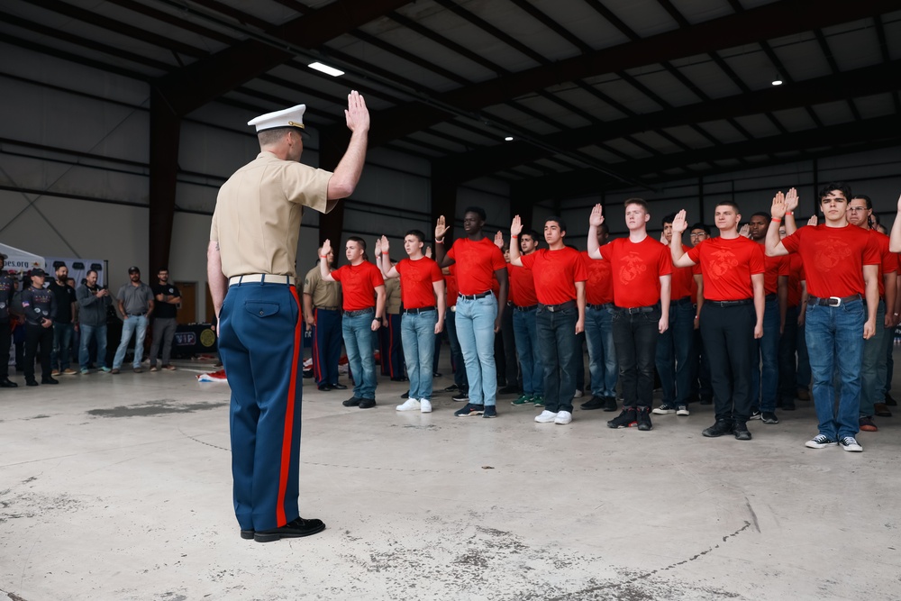 SERGEANT MAJOR OF THE MARINE CORPS VISITS KANSAS CITY