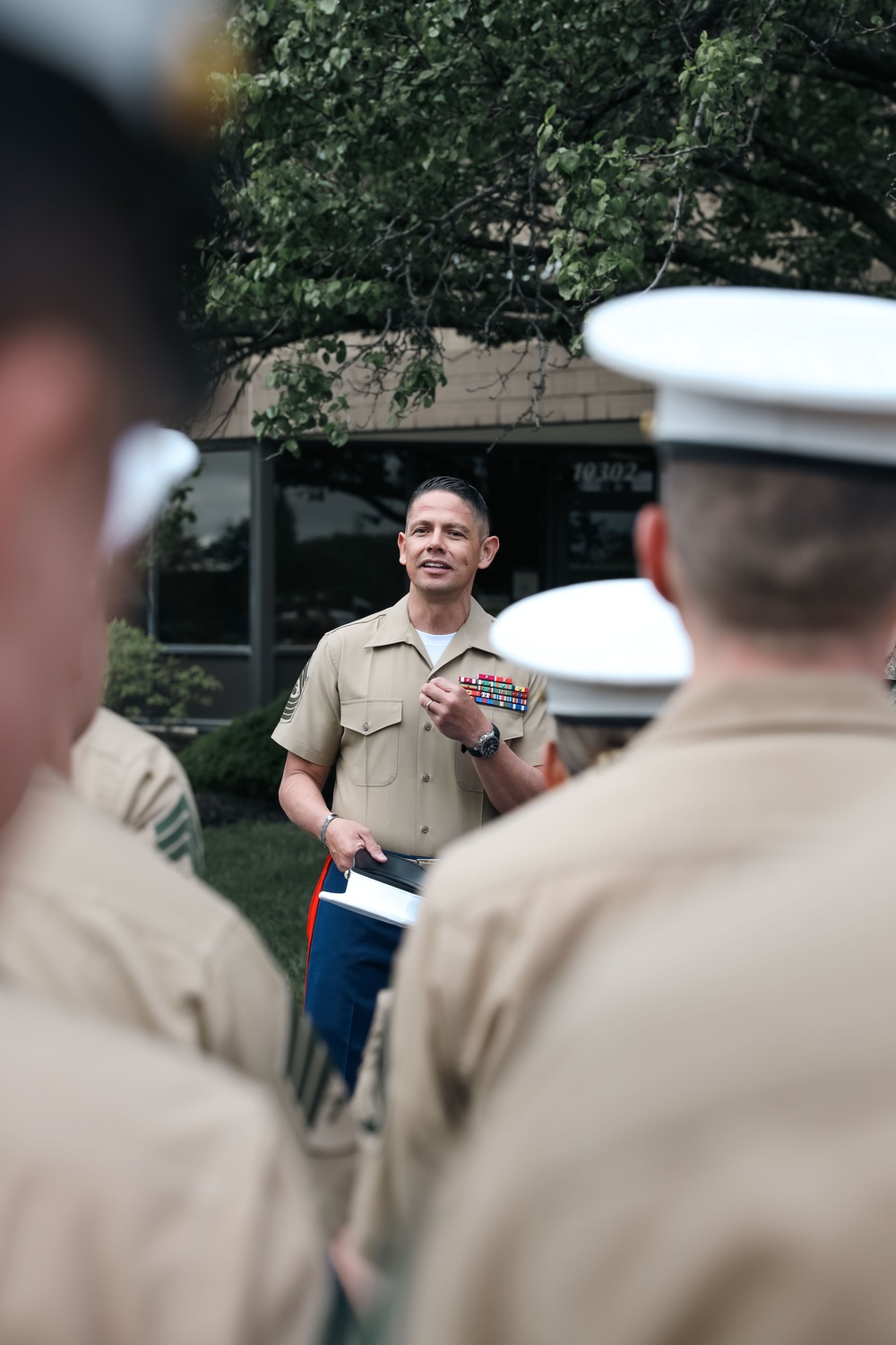 SERGEANT MAJOR OF THE MARINE CORPS VISITS KANSAS CITY