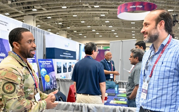 Recruiters attend AI Expo for National Competitiveness