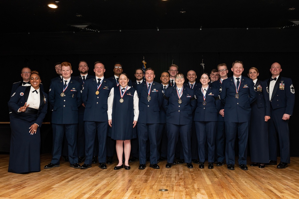 Airman and Guardian Leadership School Students Graduate