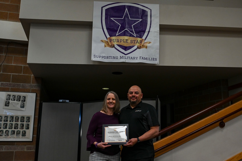 Medical Lake and Cheney School Districts win Purple Star Awards