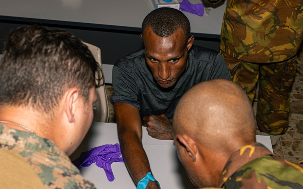 MRF-D 24.3: U.S. Navy, PNGDF medical personnel rehearse intravenous procedures