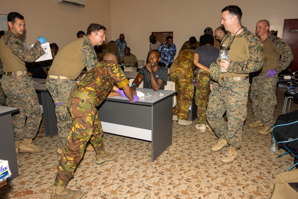 MRF-D 24.3: U.S. Navy, PNGDF medical personnel rehearse intravenous procedures