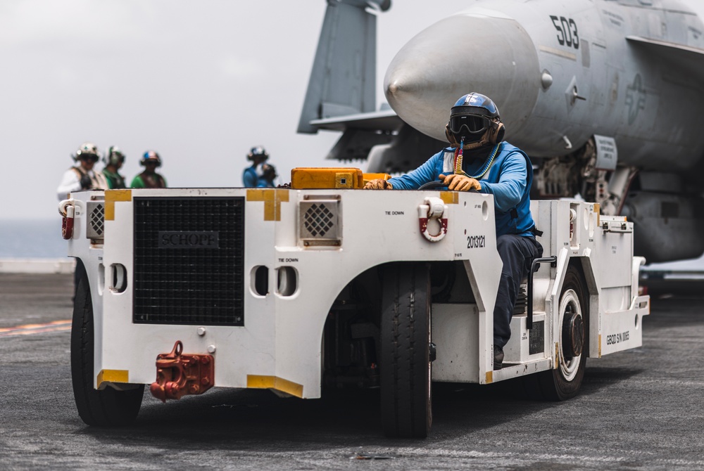 George Washington conducts Flight Operations