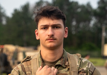 Soldiers with the 10th MTN DIV (LI) conduct movement of the division higher command