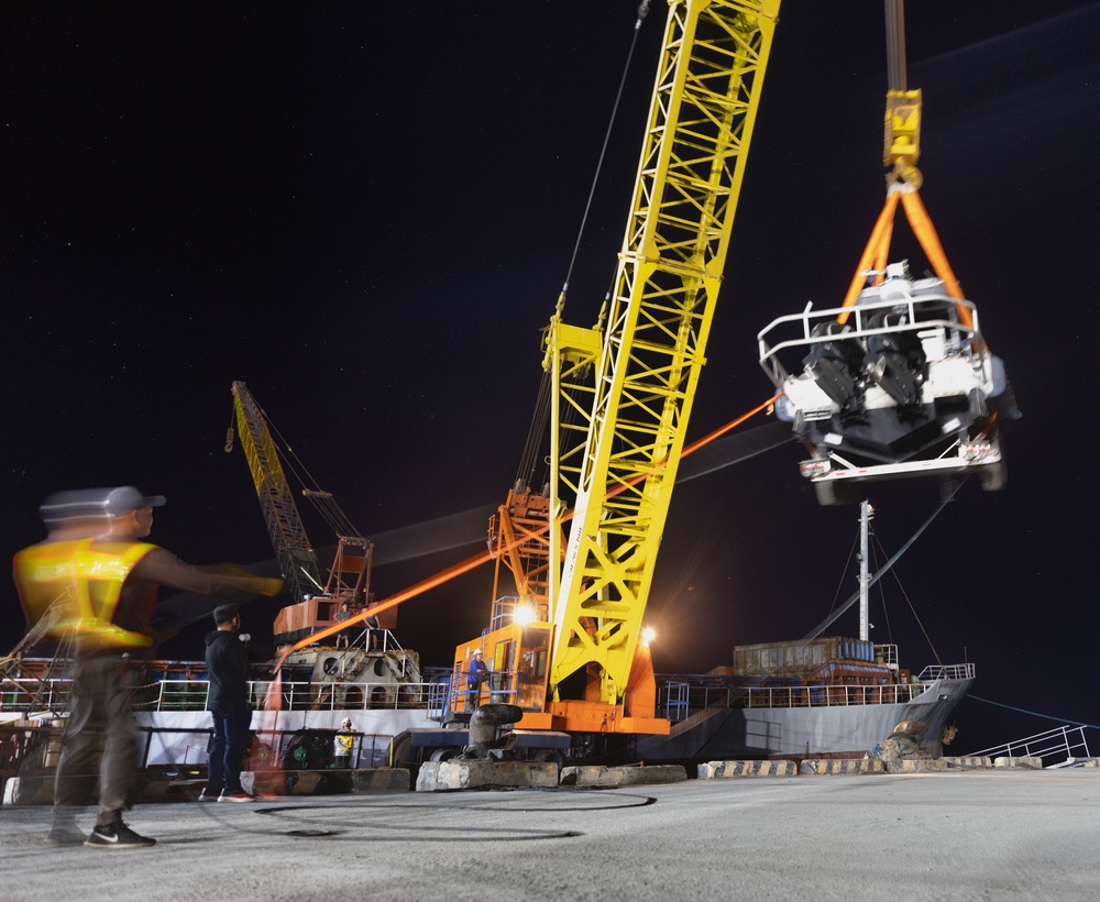 Balikatan 24: U.S. Army Divers Unload Equipment from Cargo Ship