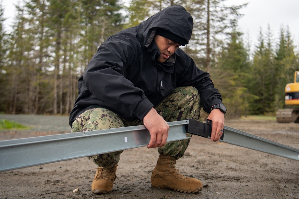 USS William P. Lawrence (DDG 110) Food Bank Community Outreach