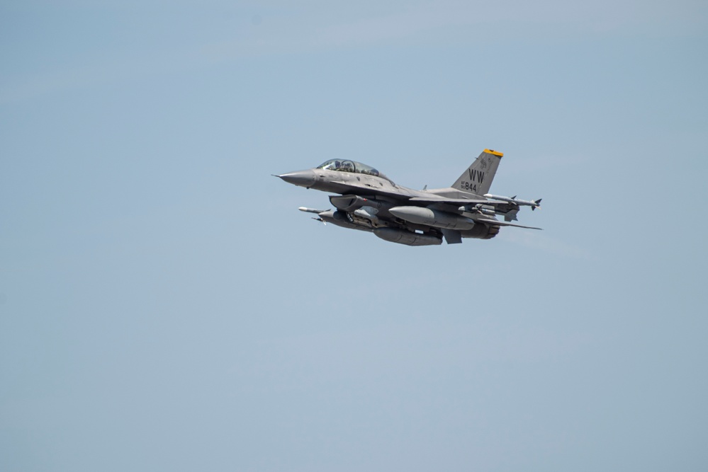 Team Misawa generates fighter jets for Joint Forcible Entry exercise