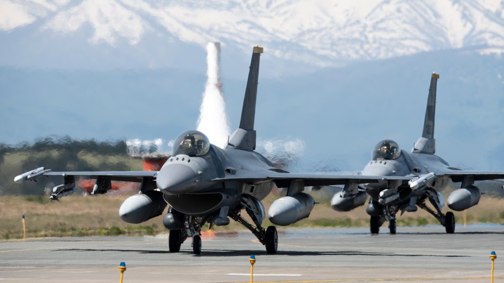 Team Misawa generates fighter jets for Joint Forcible Entry exercise