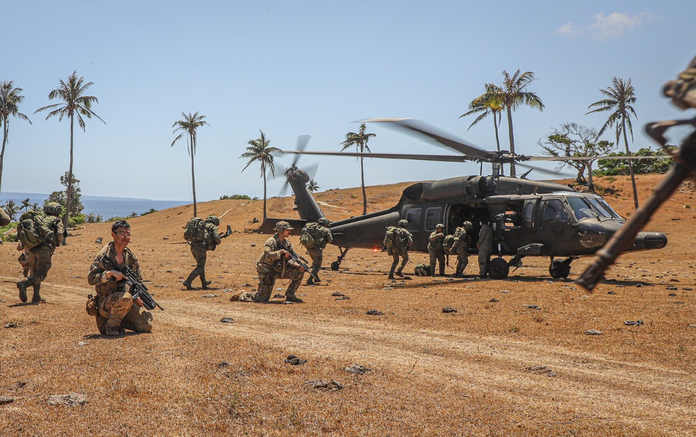 Balikatan 24: 2nd Battalion, 27th Infantry Regiment, 3rd Infantry Brigade Combat Team, 25th Infantry Division conducts cold load operations with 77th Infantry Battalion, 5th Infantry Division