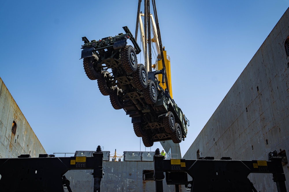 2nd Marine Logistics Group Merchant Vessel Offload