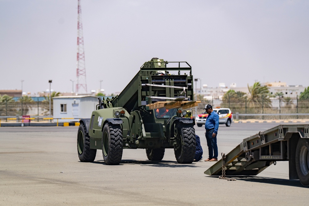 2nd Marine Logistics Group Merchant Vessel Offload