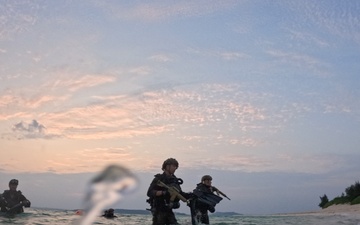 Maritime Raid Force conducts Dive Operations