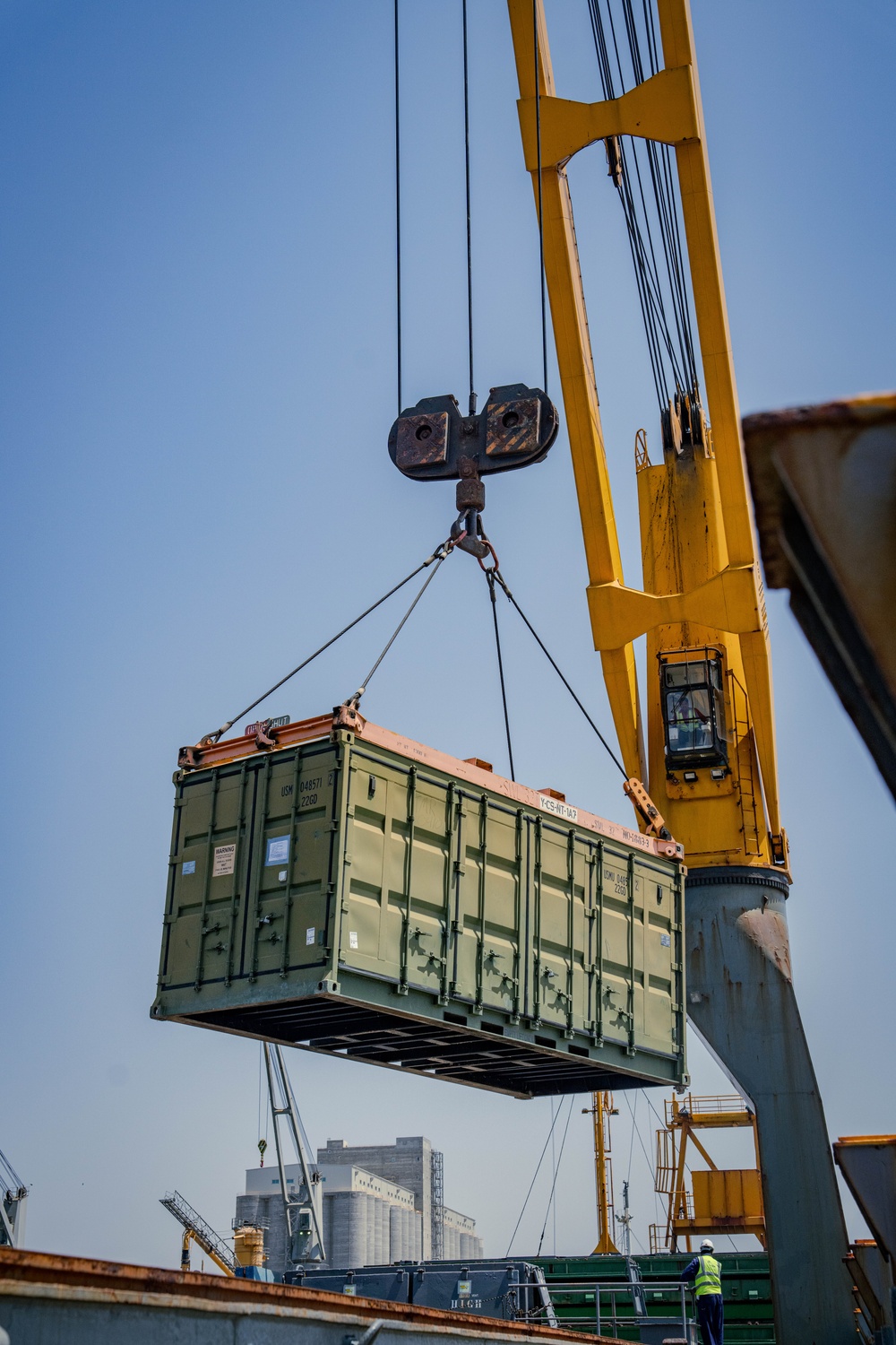 2nd Marine Logistics Group Merchant Vessel Offload