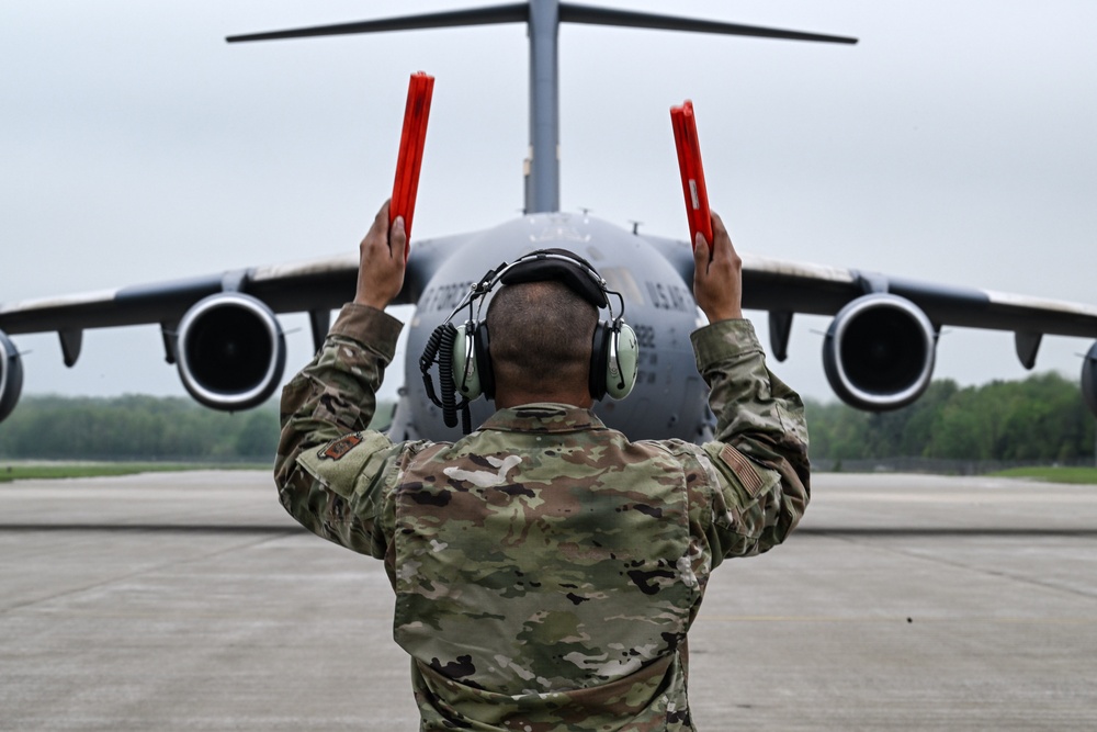 Globemaster brings Airmen to Youngstown for training