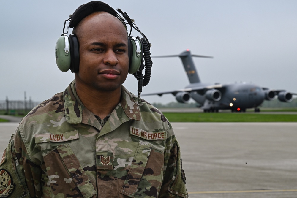 Globemaster brings Airmen to Youngstown for training