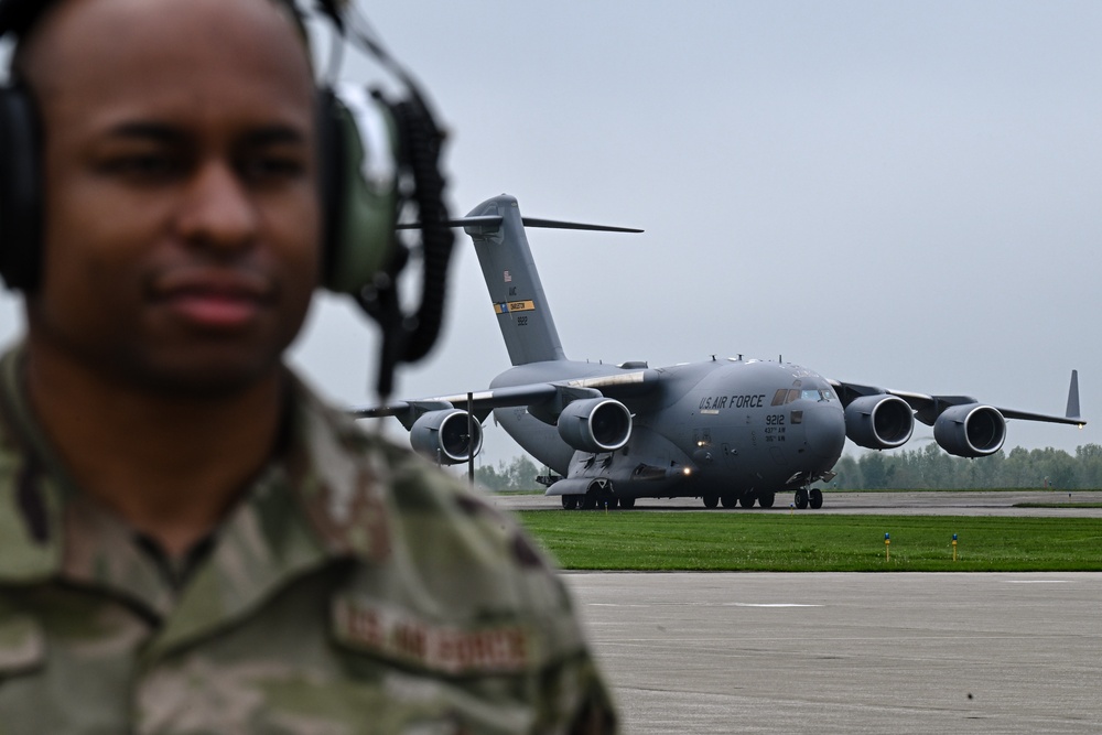 Globemaster brings Airmen to Youngstown for training