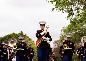 1st Marine Division Band participates in Orange parade