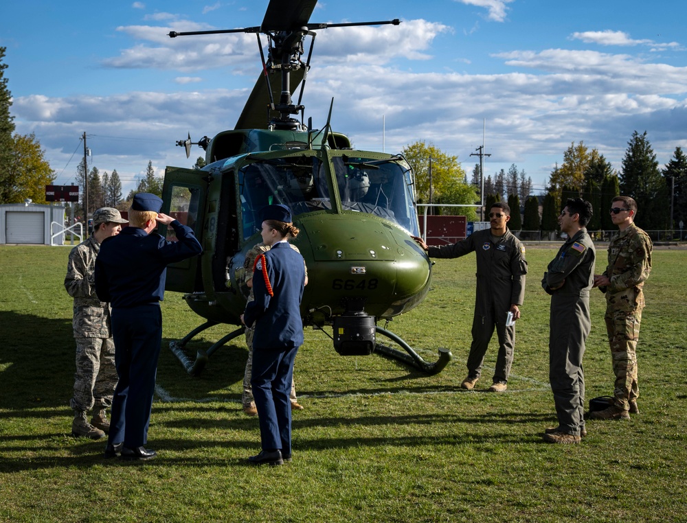 Airmen attend Medical Lake Middle School STEM night