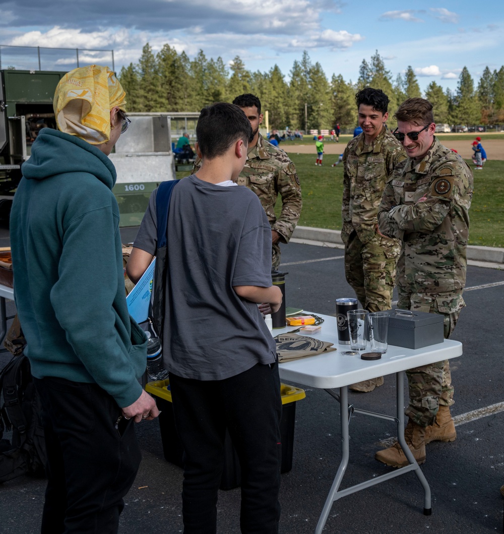 Airmen attend Medical Lake Middle School STEM night