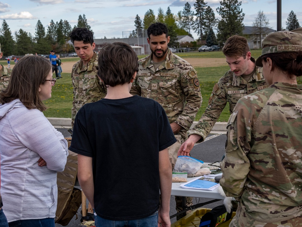 Airmen attend Medical Lake Middle School STEM night