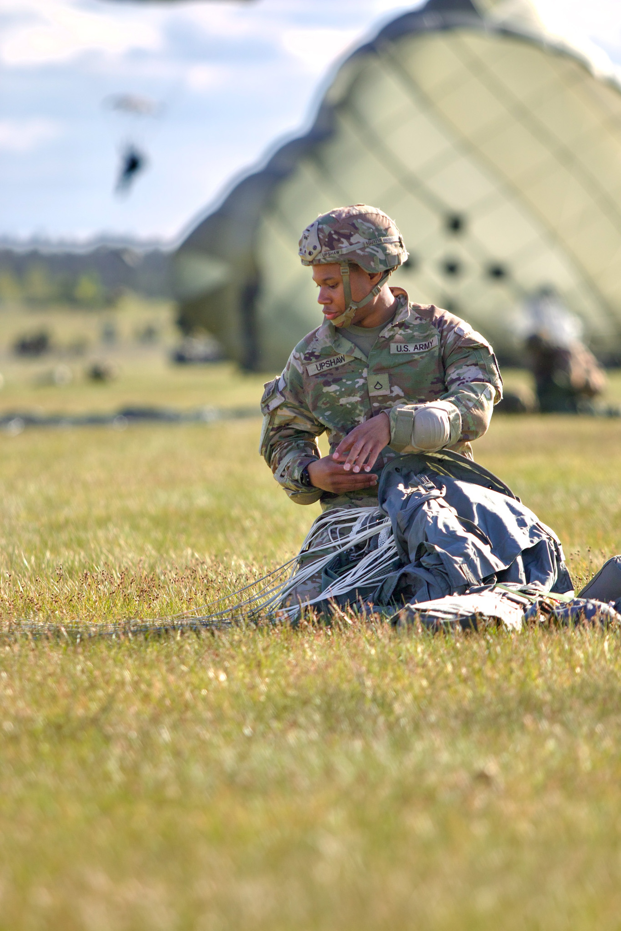 超希少 US ARMY 2000w_q95.jpg