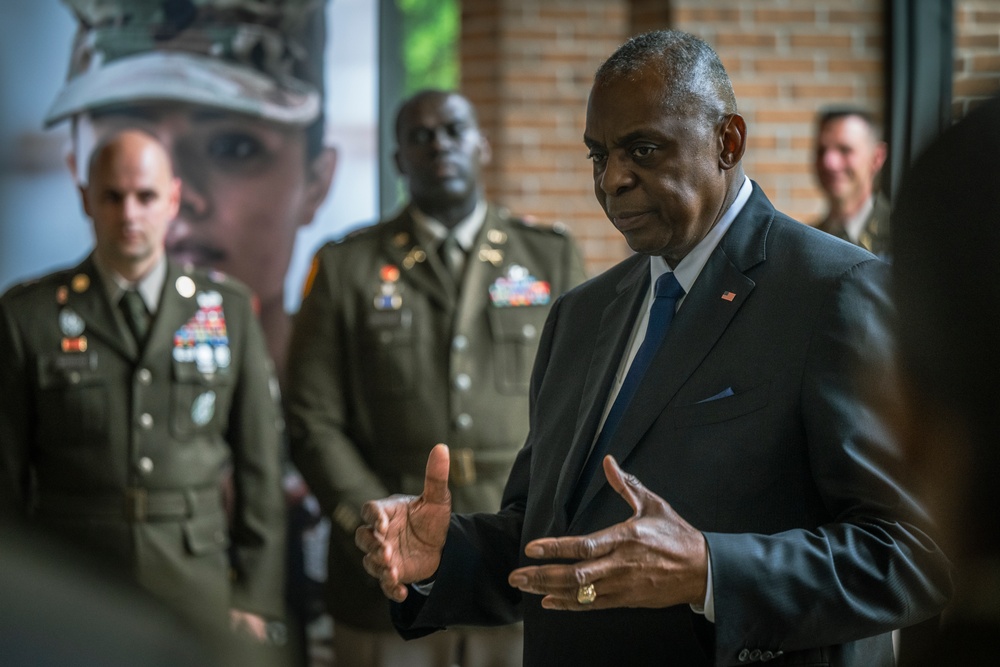 SECDEF Visits ROTC Cadets at South Carolina State University