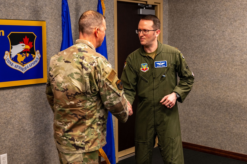 NORAD and USNORTHCOM commander visits CONR-1AF (AFNORTH &amp; AFSPACE)