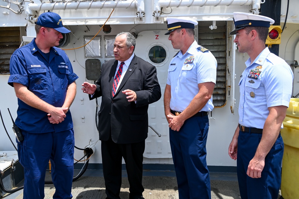 USCGC Seneca (WMEC 906) at Fleet Week Miami 2024