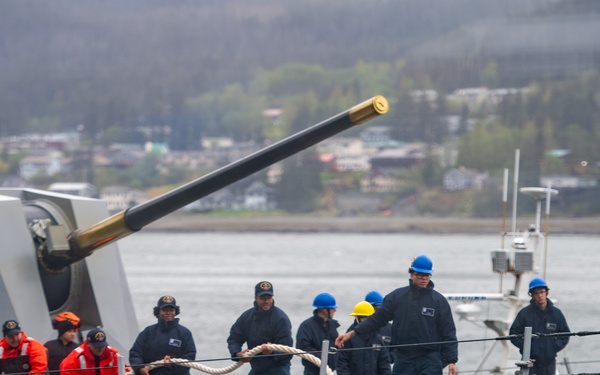 USS William P. Lawrence (DDG 110) Gets Underway
