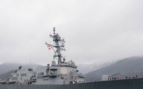 USS William P. Lawrence (DDG 110) Gets Underway