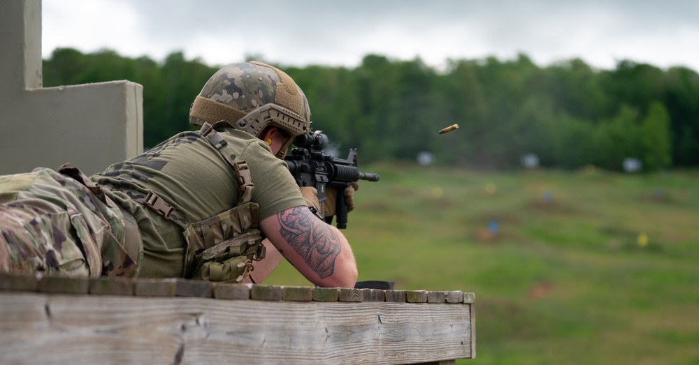 Maryland National Guard Soldier Performs M4 Carbine Qualification during Region II Best Warrior Competition