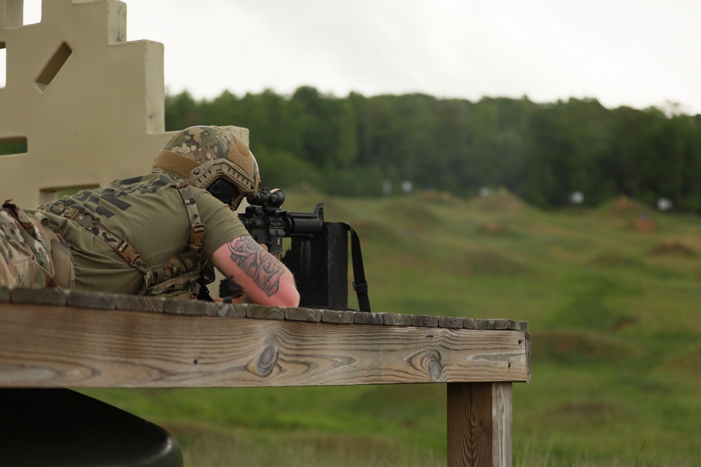 Maryland Army National Guardsman Fires in M4 Rifle Carbine Qualification