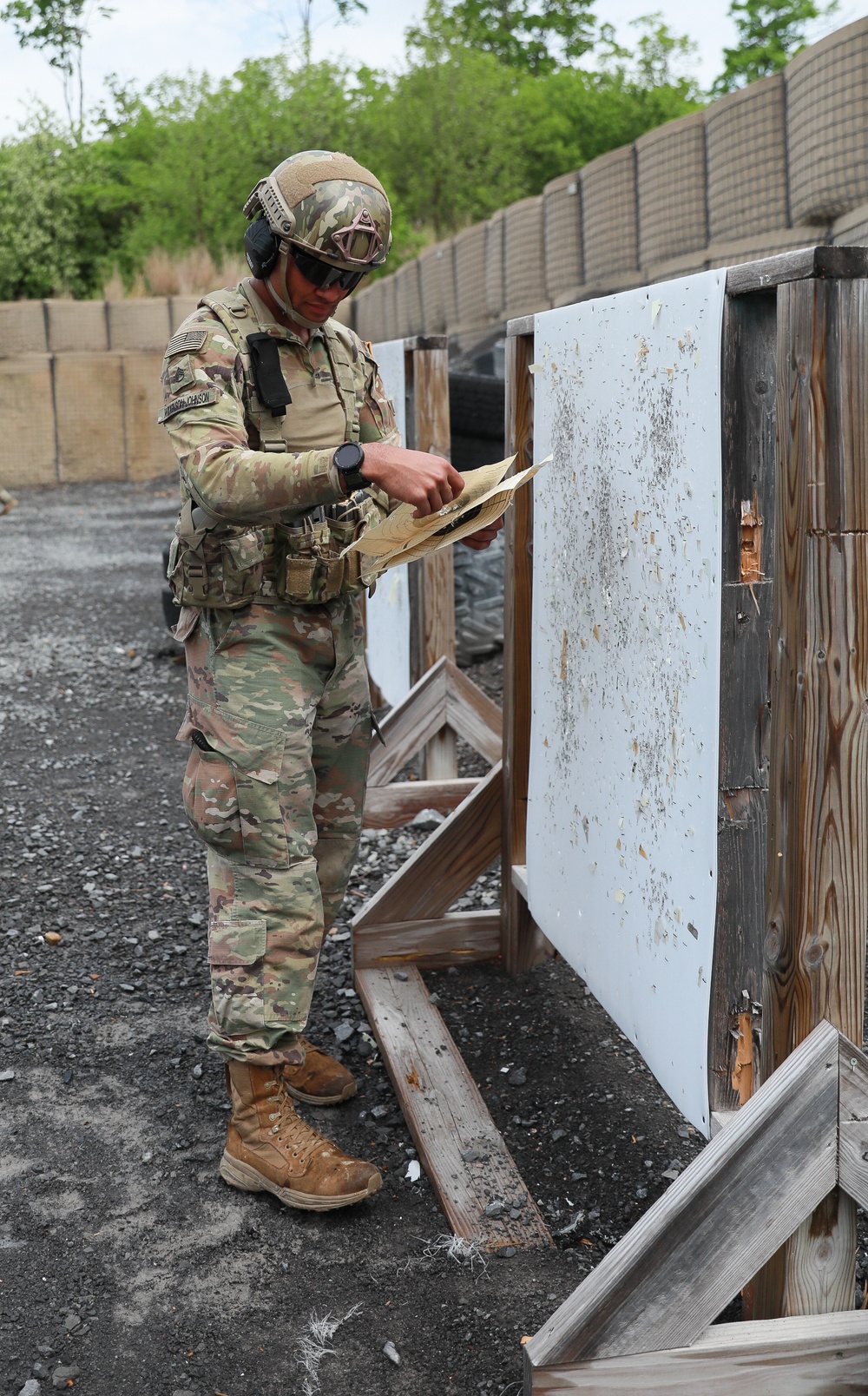 Region II Best Warrior Competitor Checks Zero-Qualification in M4 Qualification