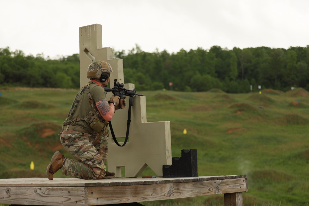 Maryland Army National Guardsman Fires in M4 Rifle Carbine Qualification