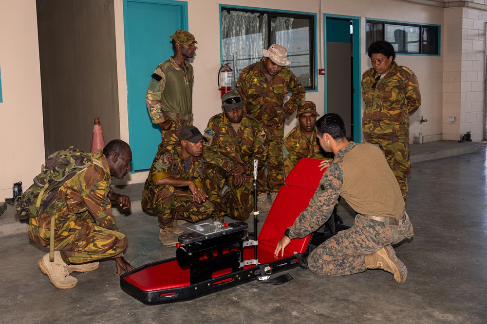 MRF-D 24.3: U.S. Navy, PNGDF medical personnel rehearse en route care procedures