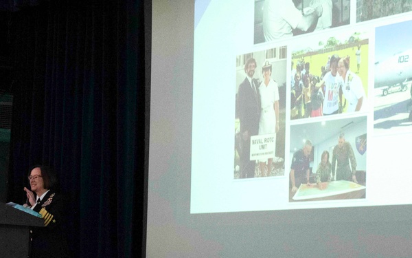 Chief of Naval Operations Inducted into Medill Hall of Achievement at Northwestern University